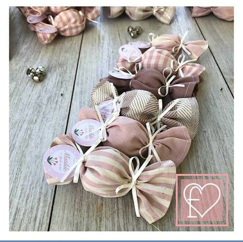 Gift Exchange Ideas, Easter Decor Ideas, Baby Souvenir, Idee Babyshower, Christmas Gift Exchange, Baby Favors, Gifts Wrapping Diy, Gift Box Design, Ideas For Easter Decorations