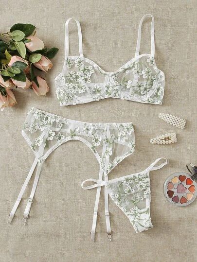 Women's Lingerie | Sexy Lingerie | Bras & Underwear | ROMWE USA White Lingerie Outfit, Lingerie Aesthetic, Floral Lingerie, Lingerie Inspiration, Cute Bras, Seductive Clothes, Cute Lingerie, Lingerie Outfits, White Lingerie