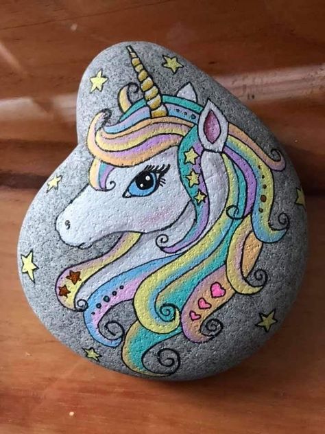 Unicorn Paint, Unicorn Painting, Rock Animals, Garden Rock Art, Acrylic Art Projects, Painted Rock Animals, Painted Pebbles, Stone Art Painting, Mermaid Painting