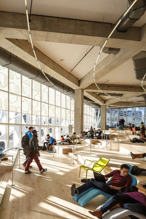 Ryerson University Student Learning Centre / Zeidler Partnership Architects + Snøhetta | ArchDaily Student Spaces University, University Interior, University Interior Design, University Photography, Ryerson University, Student Lounge, University Architecture, School Interior, Student Center