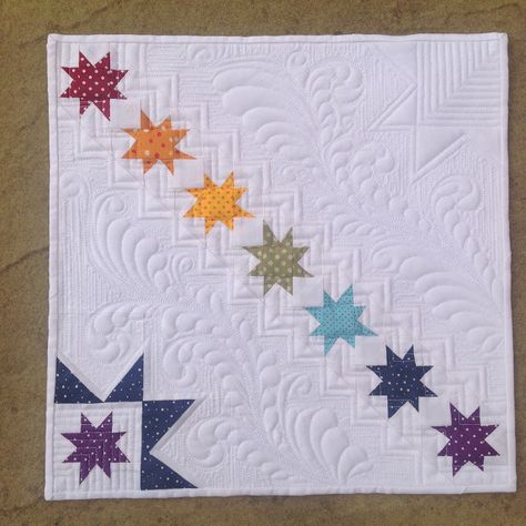 Stars and negative space - beautiful quilting! Modern Machine Quilting, Space Quilt, Modern Quilting Designs, Machine Quilting Patterns, Whole Cloth Quilts, Rainbow Quilt, Free Motion Quilt Designs, Quilting Frames, Machine Quilting Designs