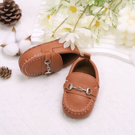 ✨ Introducing our adorable Little Loafers designed for your little one's comfort and style. 🛍️ Give your child the gift of stylish comfort with our Little Loafers. Order now! #Star #Essentials #BabyBoutique #BoutiqueBaby #Shoes #Accessories #BabyChic #Fashion #Love Baby Loafers, Prince Clothes, Adventure Style, Feeding Kids, Dining Accessories, Kids Sandals, Handbag Shoes, Baby Boutique, Clothing Size Chart