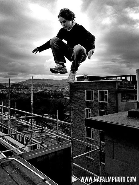 #parkour Spiderman Jumping Off Building, Jumping Off Building, Spiderman Jumping, David Belle, Parkour Moves, Jumping Poses, Urban Playground, Mark Brown, Sporting Legends