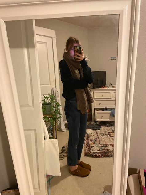 Birkenstock Clogs Outfit Lazy, Brown Leather Boston Birkenstock Outfit, Scrubs And Birkenstocks, Dark Boston Birkenstock Outfit, Beige Boston Birkenstock Outfit, Mink Boston Clogs Outfit, Boston Shearling Clogs Outfit, Boston Clogs Outfit Mocha, Boston Clogs Winter Outfit