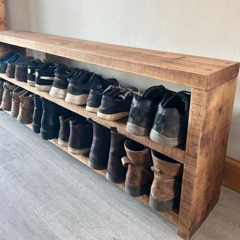 Rustic House Diy Projects, Diy Shoe Storage Bench, Townhome Upgrades, Mudroom Shoe Storage Ideas, Diy Shoe Rack Ideas, Rustic Shoe Rack, Shoe Rack Ideas, Modern Shoe Rack, Wooden Shoe Racks