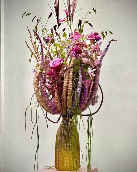 Handtied Bouquets in... - Gregor Lersch Floral Design Bouquet Structure, Gregor Lersch Floral Design, Handtied Bouquets, Alice Sheridan, Gregor Lersch, Floral Words, Hand Tied Bouquet, Bright Florals, Language Of Flowers