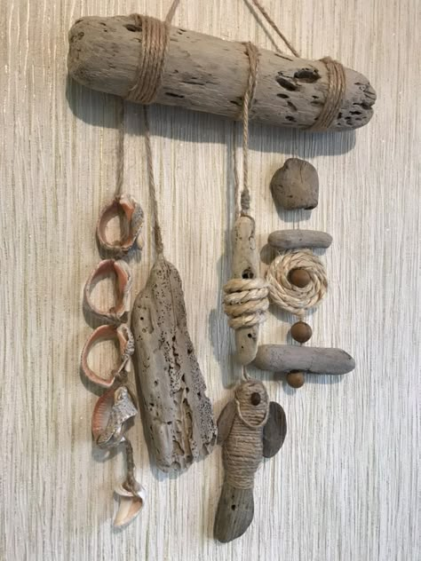 Projects With Scrap Wood, Diy Art Pieces, Driftwood Art Sculpture, Driftwood Wall Hanging, Driftwood Sculptures, Driftwood Mobile, Driftwood Diy, Driftwood Art Diy, Driftwood Jewelry