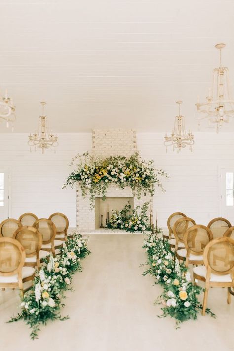 Soft Perfection Of Summery Yellow Wedding Editorial Outdoor Brunch, Ivy Rose, Spring Entertaining, Yellow Wedding Flowers, Spring Outdoor, That Dress, June Wedding, Ceremony Inspiration, Neutral Wedding