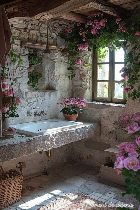 Garden On A Budget, ملصق ديني, Italian Home, Dream House Rooms, Dream House Interior, Stone Houses, Green House, Garden Cottage, Dream Rooms