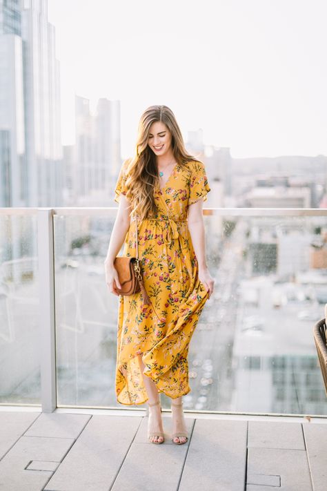 Thrifting Inspiration, Pretty View, Sweet Dresses, Dress Photoshoot, Flowery Dresses, Maxi Dress Designs, Basic Fashion, Turkish Lamps, French Dress