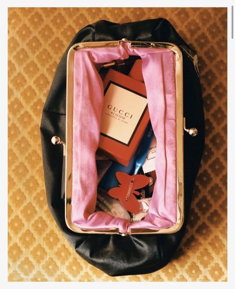 Fashion Still Life, Vogue Beauty, American Painting, Vogue Italia, Photo Images, Secret Life, Photography Inspo, Still Life Photography, Dear Friend