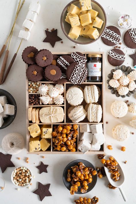 The Ultimate Vanilla Bean Christmas Treat Box — Cloudy Kitchen بيتي فور, Cloudy Kitchen, Christmas Cookie Box, Chocolate Shortbread, Chocolate Shortbread Cookies, Christmas Food Treats, Christmas Treats Boxes, Holiday Cookies Christmas, Dessert Boxes