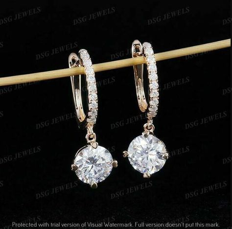 Timeless Diamond Earrings, Minimalist Accessories Jewellery, Bridal Earrings Studs, Diamond Earrings Design, Diamond Necklace Designs, Solitaire Earrings, Diamond Jewelry Designs, Gold Earrings Designs, Silver Jewelry Fashion