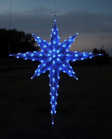 A Large Collection of Outdoor Christmas Light Displays Christmas Star Lights Outdoor, Outdoor Christmas Light Displays, Outdoor Christmas Decorations Lights, Blue Christmas Lights, Bethlehem Star, Bethlehem Christmas, Star Christmas Lights, Moravian Star, Reindeer Lights