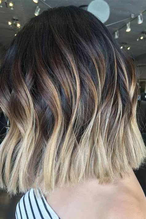 Brown Hair With Blonde Tips, Medium Ombre Hair, Balage Hair, Blonde Hair Tips, Medium Length Brown Hair, Hair Casual, Blonde Ends, Hair Dye Tips, Blonde Tips