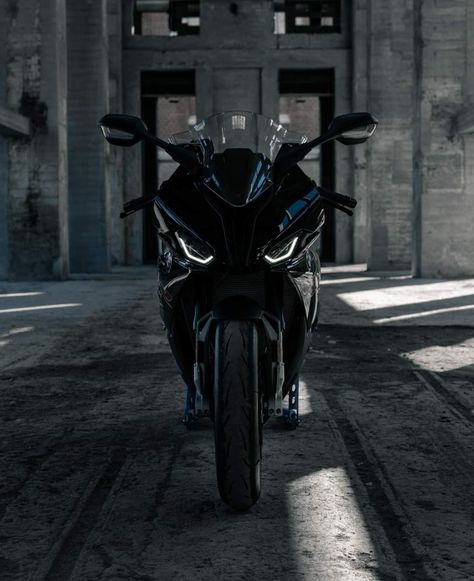 Bmw Motorcycle S1000rr, Biker Photography, Bike Bmw, Kawasaki Bikes, Image Moto, Motorcross Bike, Biker Photoshoot, Bike Aesthetic, Custom Sport Bikes