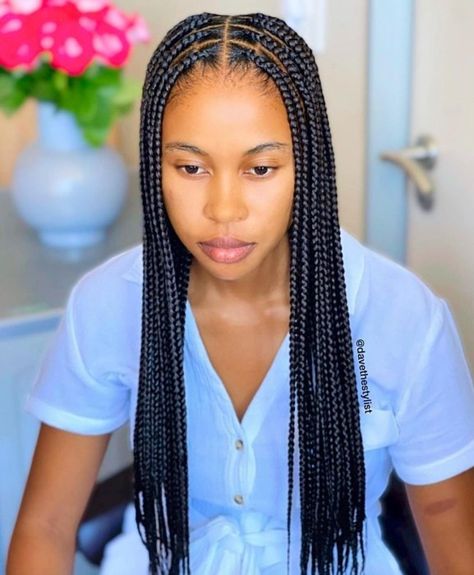 Knotless Braids Parted in the Middle Box Braids Jumbo, Knotless Braids Styles, Dutch Braid Ponytail, Braids Jumbo, Hairstyles Braid, Braid Ponytail, Short Box Braids Hairstyles, Big Box Braids Hairstyles, Box Braids Hairstyles For Black Women