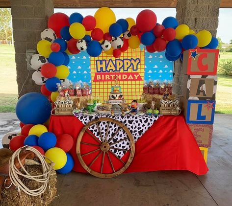 Toy Story Woody Birthday Party Ideas, Woody Theme Party, Woody Party Decorations, Woody Party Ideas, Toy Story Themed Birthday Party Decorations, Woody Toy Story Birthday Party Ideas, Woody Theme Birthday Party, 1st Birthday Toy Story Theme, Woody Birthday Party Ideas