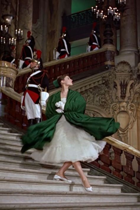 Photographie Glamour Vintage, Funny Face 1957, Aubrey Hepburn, Audrey Hepburn Inspired, Audrey Hepburn Photos, Fashion Fails, Audrey Hepburn Style, Hepburn Style, Funny Face