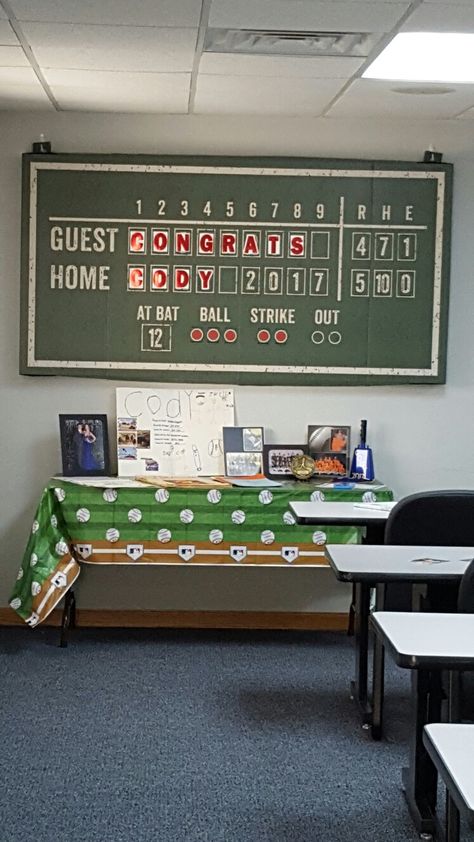 Baseball graduation scoreboard..Amazon Baseball Theme Retirement Party, Baseball Theme Graduation Party, Baseball Graduation Party Ideas, Baseball Graduation Party, Ball Theme Birthday, Baseball Banquet, Diy Whiteboard, Baseball Scoreboard, Baseball Theme Birthday