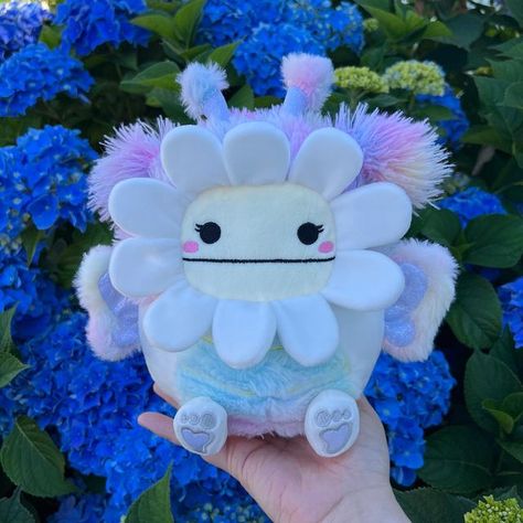 The Flower Fairies, Squish Mallows, Cute Marshmallows, Cute Squishies, Kawaii Plushies, Flower Fairies, New Funny Videos, Cute Stuffed Animals, Flower Fairy