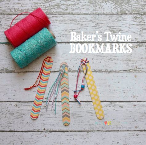 Marcapáginas con baker twine y washi tape Mini Books Tutorial, Twine Diy, Diy Felt Christmas Tree, Diy Stationary, Gratitude Journals, Creative Bookmarks, Stick Art, Bookmarks Kids, Popsicle Stick Crafts