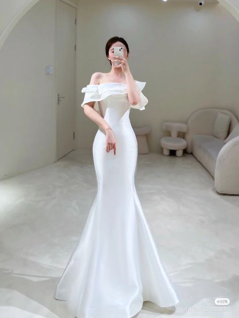 Evening Dresses For Weddings Classy, Wedding Dresses Korean, Elegant Long Sleeve Wedding Dresses, Wedding Party Dress Guest, Promenade Dress, Korean Wedding Dress, Simple Elegant Wedding Dress, Plain Wedding Dress, Dresses For Weddings