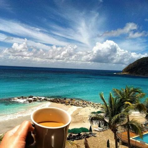 Playa y café! Existe algo mejor que esto? San Martín - foto de Jorge Melecio Calm Quotes, Lifestyle Inspiration, But First Coffee, Sweet Tea, My Thoughts, Greece Travel, Iced Tea, Ibiza, Coffee Lover