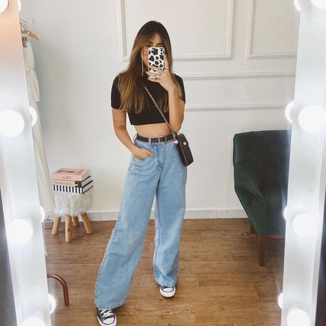 Wide Leg Outfit Jeans, Outfits With Wide Leg Jeans, Wide Leg Outfit, Basic Girl Outfit, Wide Leg Jeans Outfit, Outfits Con Jeans, Jeans Wide, Causual Outfits, Kpop Fashion Outfits