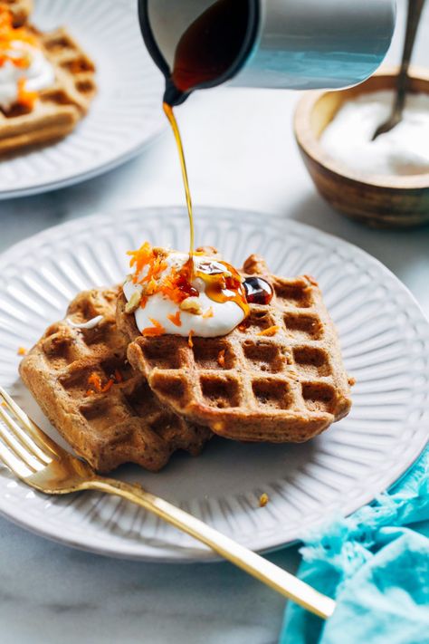 Carrot Waffles, Carrot Cake Waffles, Cake Waffles, Egg Pancakes, Recipe Photography, Vegan Carrot Cake, Healthy Waffles, Peanut Butter Banana Muffins, Vegan Waffles