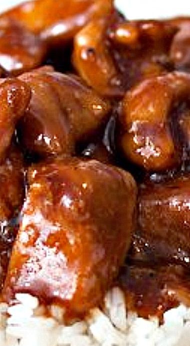 Bourbon Chicken - a taste of the Big Easy for Mardi Gras. ❊ Mardi Gras Recipes Easy, Mardi Gras Chicken, Mardi Gras Party Food, Mardi Gras Recipes, Chicken Crockpot Recipes Healthy, Bourbon Chicken, Mardi Gras Food, The Big Easy, Yummy Chicken