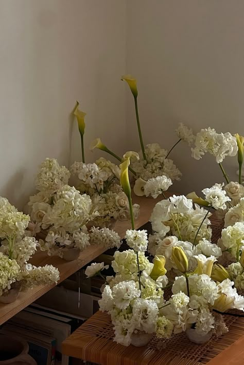 Late Summer Wedding Florals, Sculptural Wedding Flowers, Wild Flower Installation, Yellow Flower Installation, Orchid Wedding Theme, Neutral Floral Installation, Floral Meadow Installation, Late Summer Weddings, French Flowers