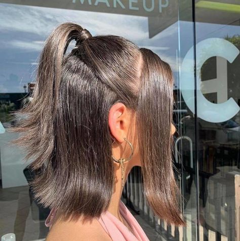 The 90s Flick - Try These Trending Flipped 90s Hairstyles for a Bombshell Glow-up Trendy 90s Hairstyles, Clips Hairstyles 90s, 90s Hairstyles Flipped Ends, Short Flipped Out Hair 90s, Barrette Hairstyles 90s, Hair Flip Style, Fun 90s Hairstyles, Hair Styles With Clips 90s, 90s Bombshell Makeup