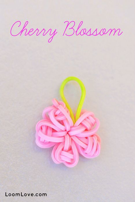 How to Make a Cherry Blossom Charm #rainbowloomcharms Rainbow Loom Animals, Loom Bands Designs, Loom Tutorials, Loom Bands Tutorial, Loom Band Patterns, Rainbow Loom Bracelets Easy, Loom Love, Rainbow Loom Tutorials, Loom Band Bracelets