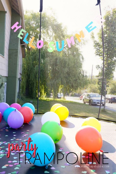 Party Trampoline - Mama.Papa.Bubba. Trampoline Party Decorations, Trampoline Party Ideas, Trampoline Birthday Party Ideas, Carnival Birthday Theme, Trampoline Birthday Party, Trampoline Party, Water Birthday, Cookie Monster Party, Elmo And Cookie Monster