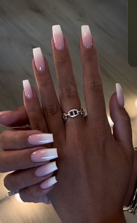 Nails Basic Design, French Tip Birthday Nails, Nail Inspo Vacation, Henna Nails, Ombre Acrylic Nails, French Acrylic Nails, Classy Acrylic Nails, Timeless Chic, Acrylic Nails Coffin Short