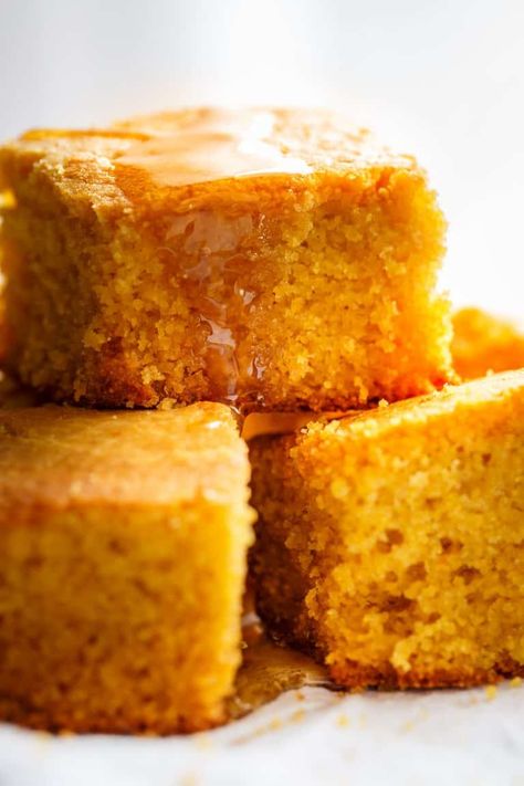 Easy Buttermilk Cornbread with a hint of honey is the perfect side to chili's, soups or stews! Crunchy buttery edges with a soft and fluffy centre! Easy Buttermilk Cornbread, Cafe Delights, Buttermilk Cornbread, Cornbread Recipes, Cafe Delites, Sweet Cornbread, Buttermilk Recipes, Cornbread Recipe, Clam Recipes