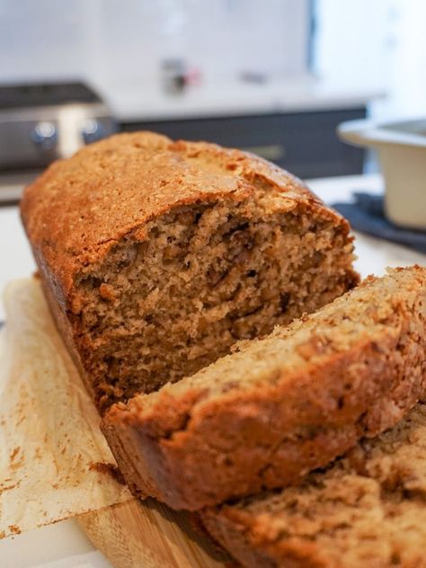 Easy One-Bowl Banana Bread Recipe One Bowl Banana Bread, Walnut Uses, Banana Walnut Bread, Banana Bread Ingredients, Nut Bread, Make Banana Bread, Banana Nut Bread, Banana Nut, Toasted Walnuts