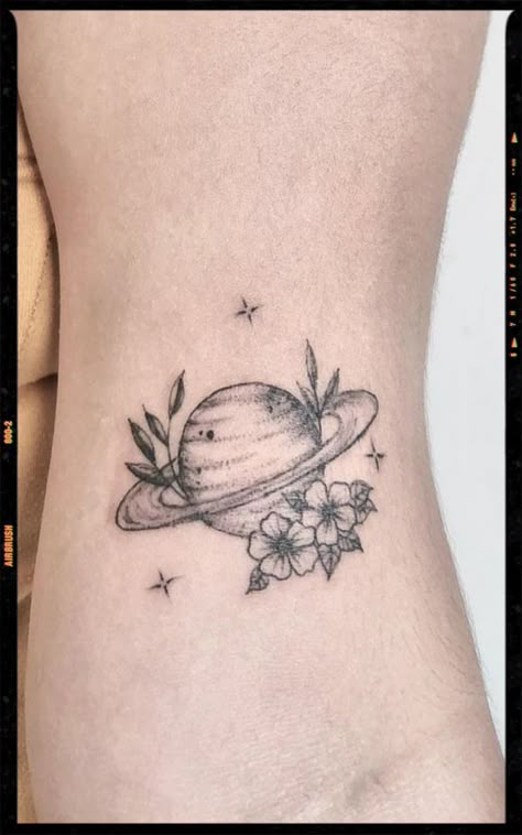 Saturn Floral Tattoo, Flower Planets Tattoo, Saturn Flower Tattoo, Planet And Flowers Tattoo, Floral Planet Tattoo, Flower And Space Tattoo, Floral Saturn Tattoo, Planet Flower Tattoo, Floral Space Tattoo