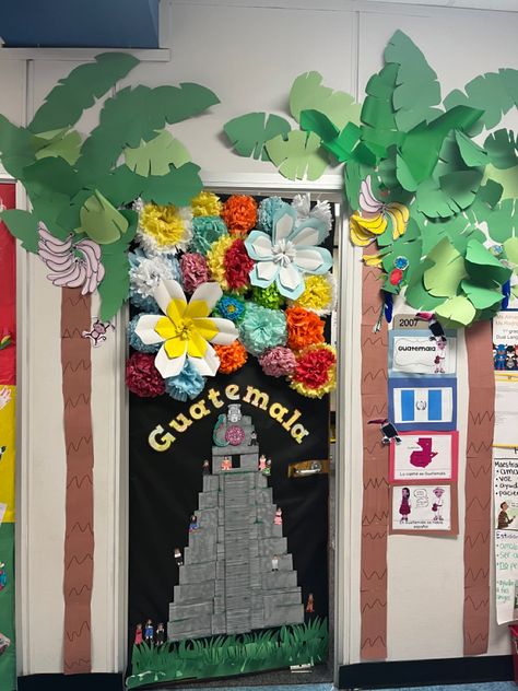 Multicultural Night Decorations, Guatemala Bulletin Board, Guatemala Door Decorations, Hispanic Heritage Month Classroom Door, Hispanic Heritage Door Decoration, Hispanic Heritage Month Decorations, Guatemala Culture, Hispanic History Month, Spanish Heritage Month