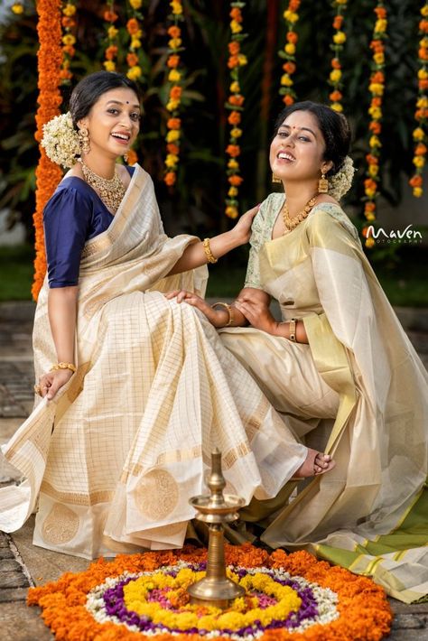 Onam Costumes For Women, Onam Shoot Ideas, Onam Photoshoot Ideas Family, Onam Celebration Decoration, Onam Photoshoot Ideas At Home, Onam Decoration Ideas, Onam Poses, Onam Photography, Onam Ideas