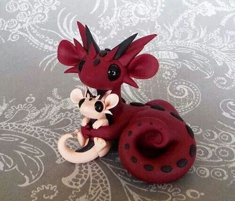 Clay Dragon Easy, Dragons And Beasties, Polymer Dragon, Clay Critters, Polymer Clay Kunst, Clay Dragons, Polymer Clay Dragon, Mama And Baby, Clay Dragon