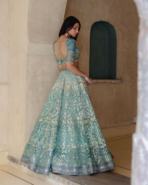 Indian Outfits Lehenga, Wedding Lehenga Designs, Lehenga Designs Simple, Traditional Indian Dress, Indian Dresses Traditional, Traditional Indian Outfits, Tarun Tahiliani, Indian Bridal Outfits, Ethnic Outfits