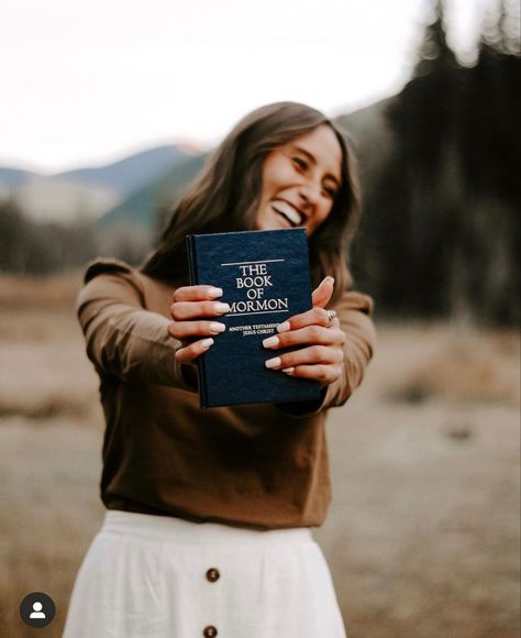 Book Of Mormon Photography, Lds Mission Photoshoot, Lds Mission Pictures Sister Missionaries, Lds Mission Pictures, Lds Missionary Pictures, Mission Photoshoot, Missionary Photoshoot, Mission Outfits, Sister Missionary Pictures