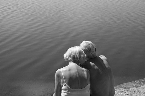 Growing Old Together, 사진 촬영 포즈, Old Couples, Two Worlds, Foto Art, Old Love, This Is Love, Old People, Future Life