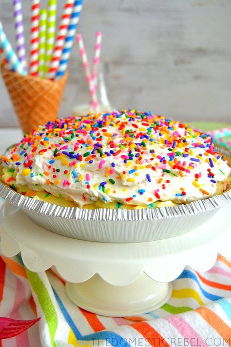 Pin for Later: 25 Funfetti Recipes That Are So Good You'll Want to Hide Them From Your Kids Cream Pie To celebrate with an ooey, gooey treat, test out this recipe for Funfetti cream pie. Birthday Pie Ideas, Funfetti Pie, Confetti Pie, Breakfast Ideas For Boyfriend, Birthday Cake Pie, Birthday Breakfast Ideas, Funfetti Recipes, Birthday Pie, Birthday Pies