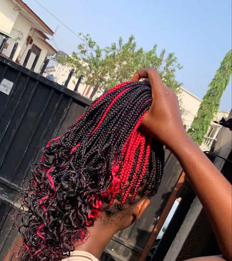 Small Peekaboo Box Braids, Peekaboo Knotless Braids With Curls, Knotless Peekaboo, Knotless Peekaboo Braids, Peekaboo Braids With Curls, Peekaboo Braids, 90s Witch, Peekaboo Hair Colors, Peekaboo Hair