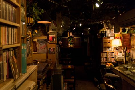 Jazz Bar Japan, Japanese Jazz Bar, Jazz Club Interior, Jazz Kissa, Jazz Room, Blues Music Art, Listening Bar, Hifi Bar, Vinyl Bar