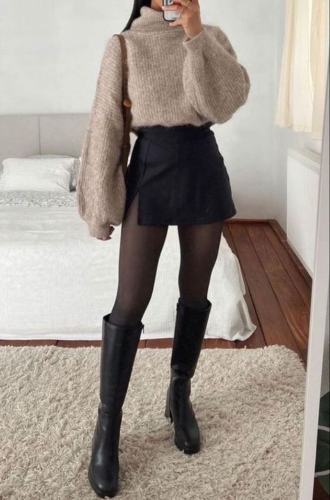 Outfits para llevar botas de lluvia a la oficina | Es la Moda Mode Editorials, Winter Fashion Outfits Casual, Cold Outfits, Looks Chic, Date Outfits, 가을 패션, Autumn Outfit, Outfit Inspo Fall, Fall Fashion Outfits