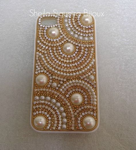 Handmade Mobile Cover, Bling Phone Cases Diy, Mobile Case Diy, Bedazzled Phone Case, Diy Rhinestone Crafts, Sparkle Phone Case, Iphone Cases Bling, Mandala Phone Case, Handmade Decorative Items